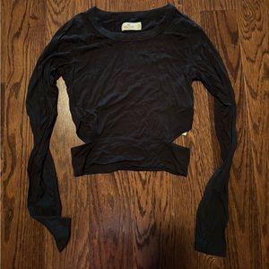 Black cut out side cropped top